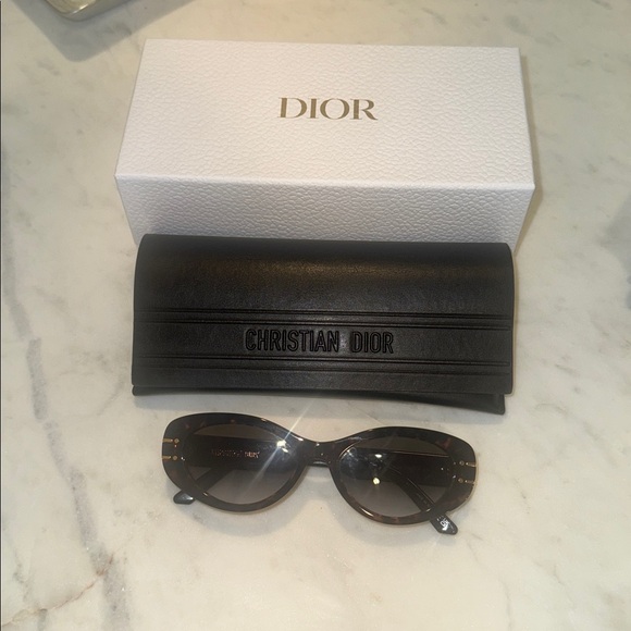Dior B8U butterfly oval dark Havana Sunglasses - Picture 4 of 12